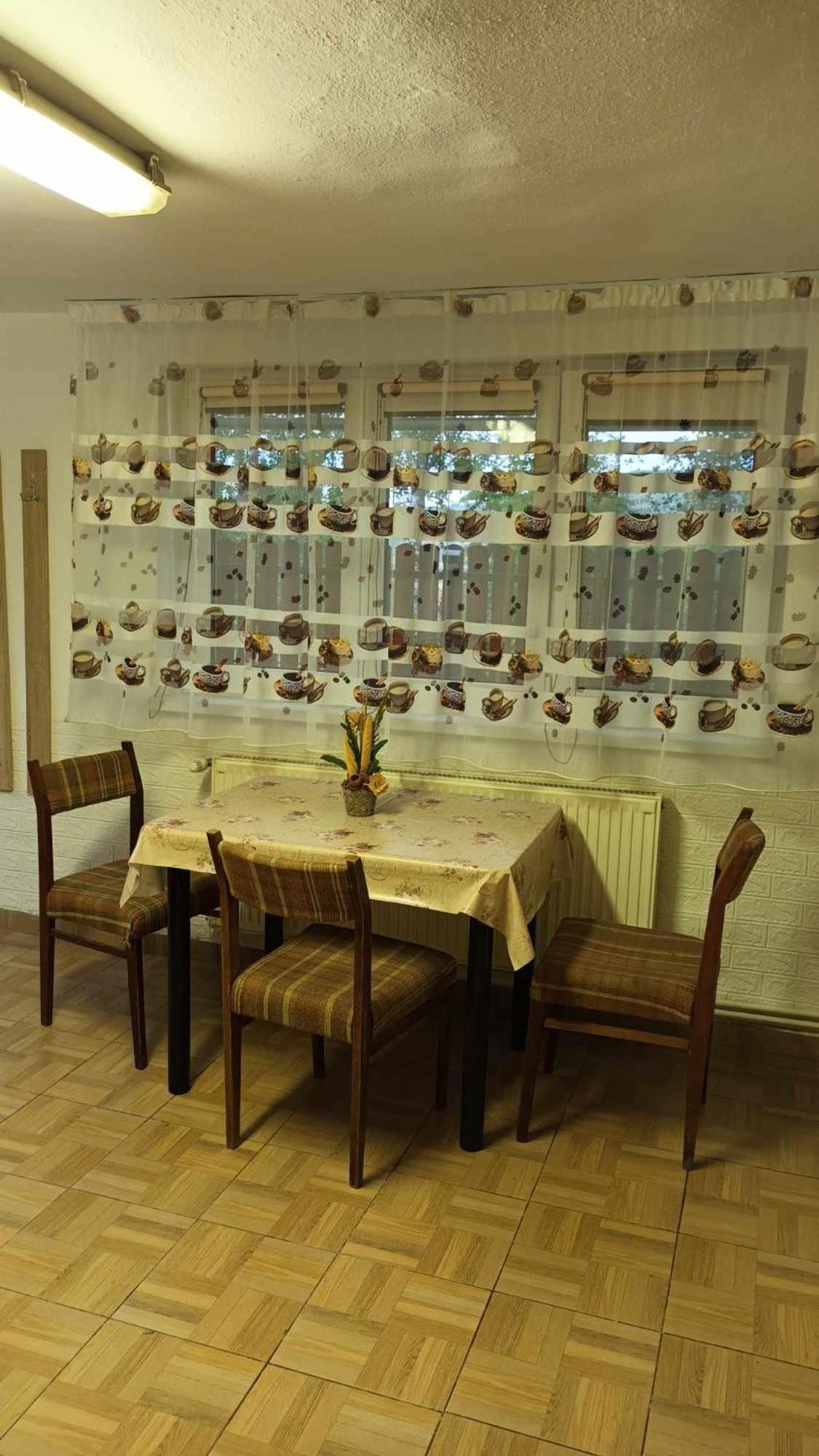Casa De Vacanta Zsenik Vendeghaz 索瓦塔 外观 照片