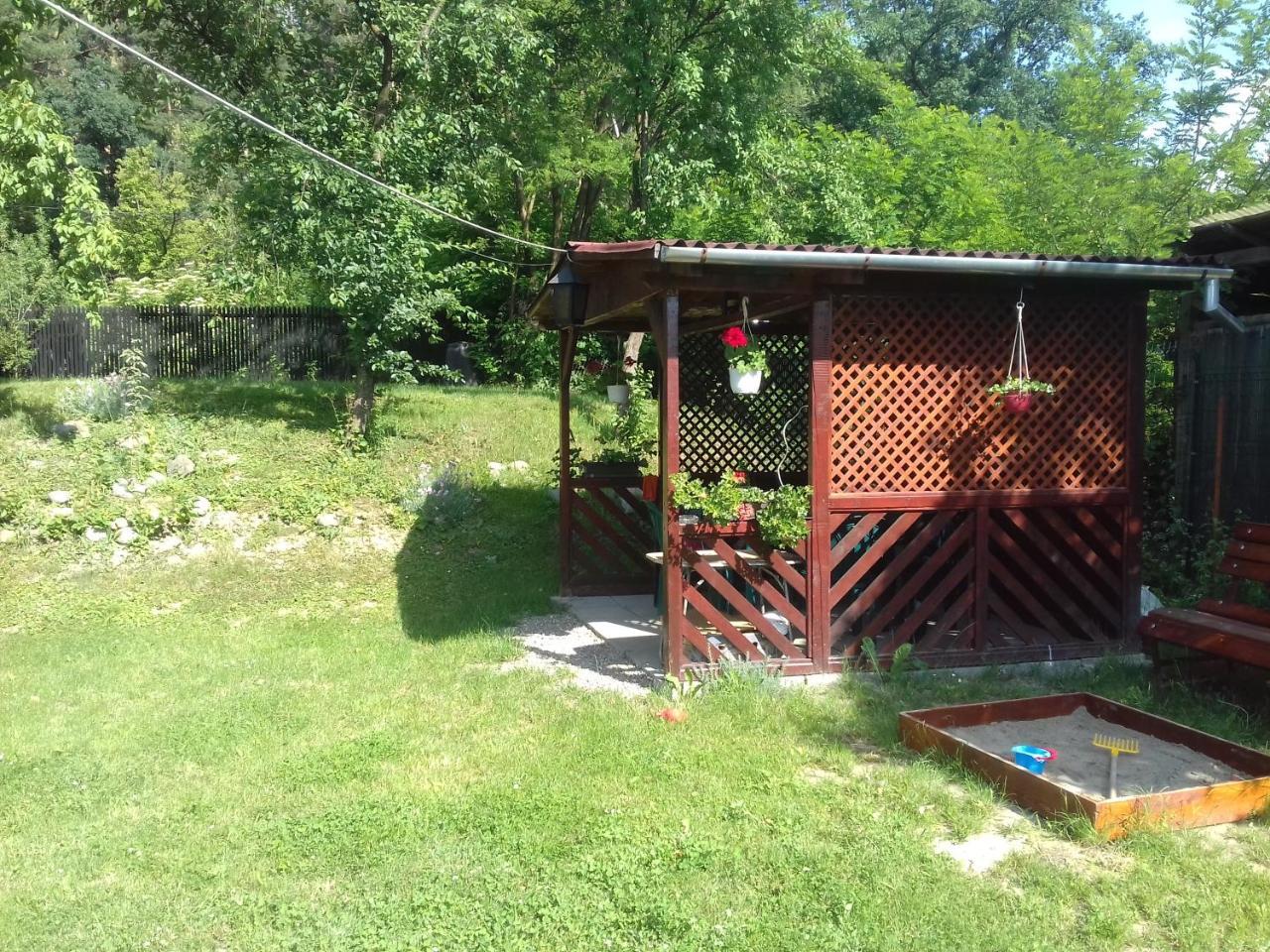 Casa De Vacanta Zsenik Vendeghaz 索瓦塔 外观 照片